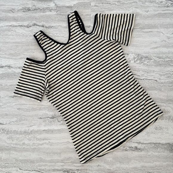 HARLOWE & GRAHAM Cold Shoulder Striped Top - Picture 3 of 5